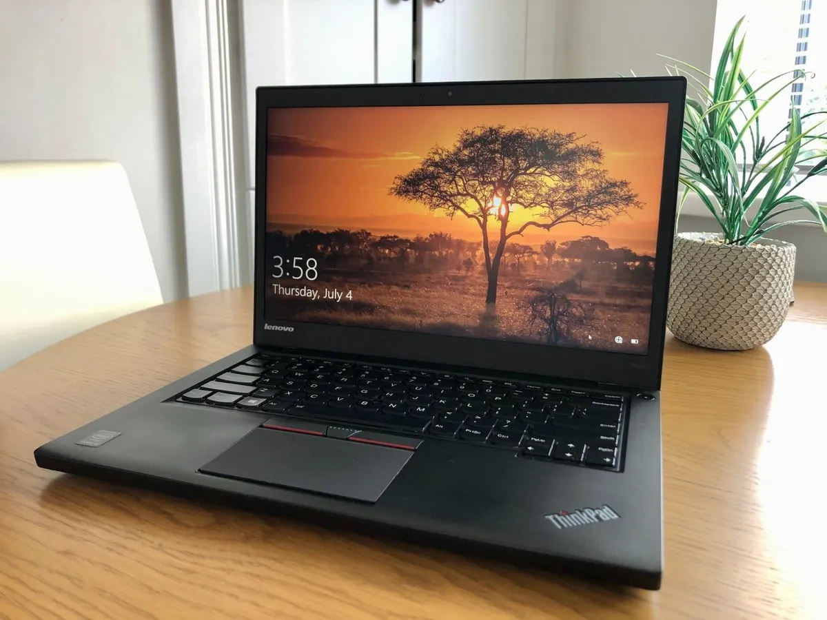 LENOVO Thinkpad. 14in Screen - Image 3