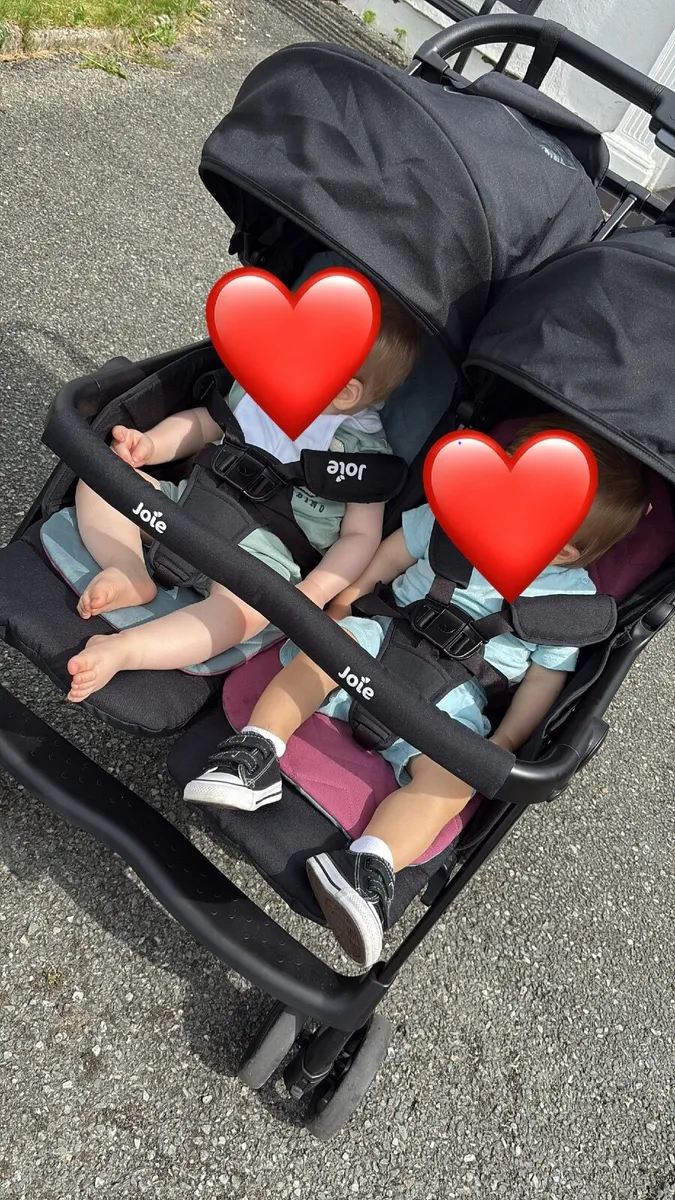 Twin stroller - Image 1
