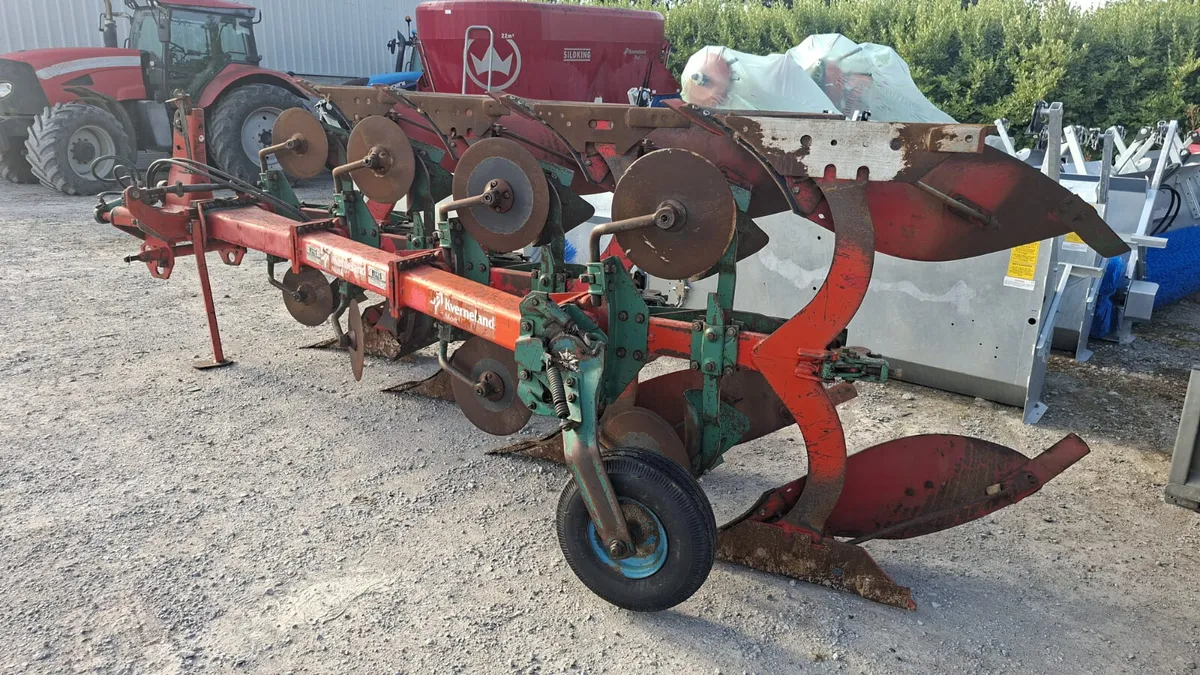 Kverneland 4 Furrow reversible plough - Image 3