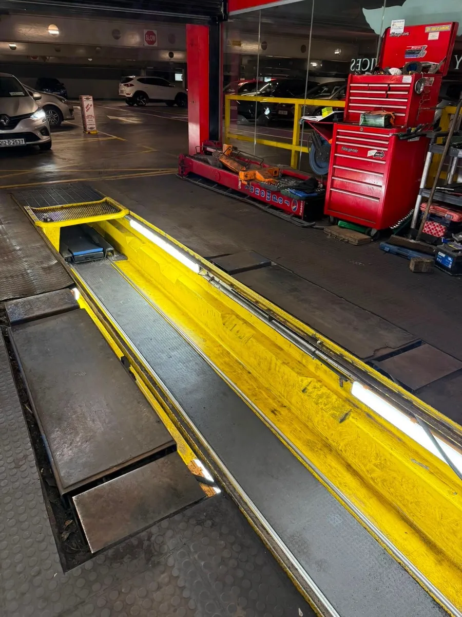 2 ton Garage Lift - AMAZING CONDITION - Image 2