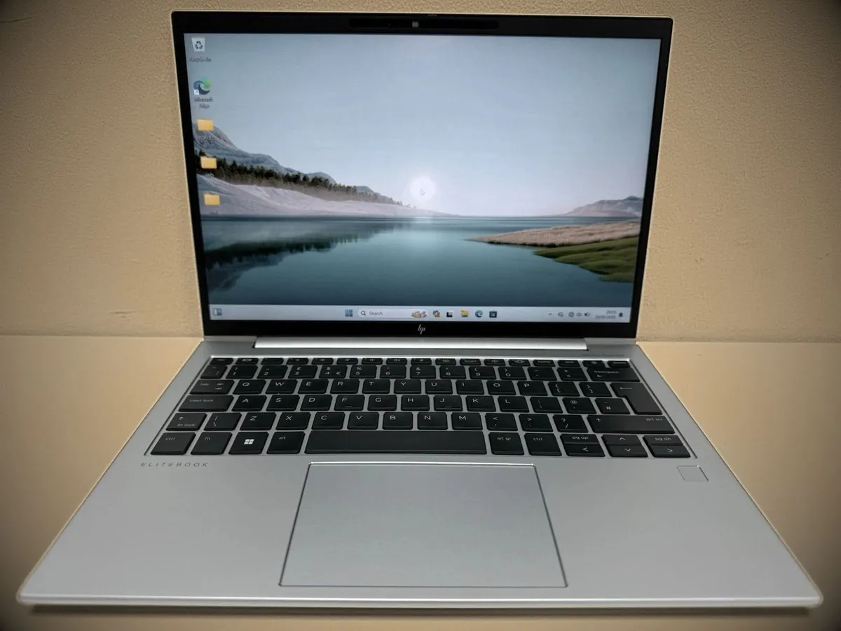HP EliteBook Laptop 14in screen - Image 1