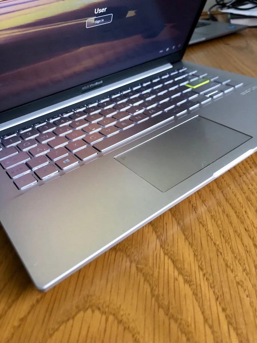 Asus VivoBook Laptop 14in Screen - Image 4