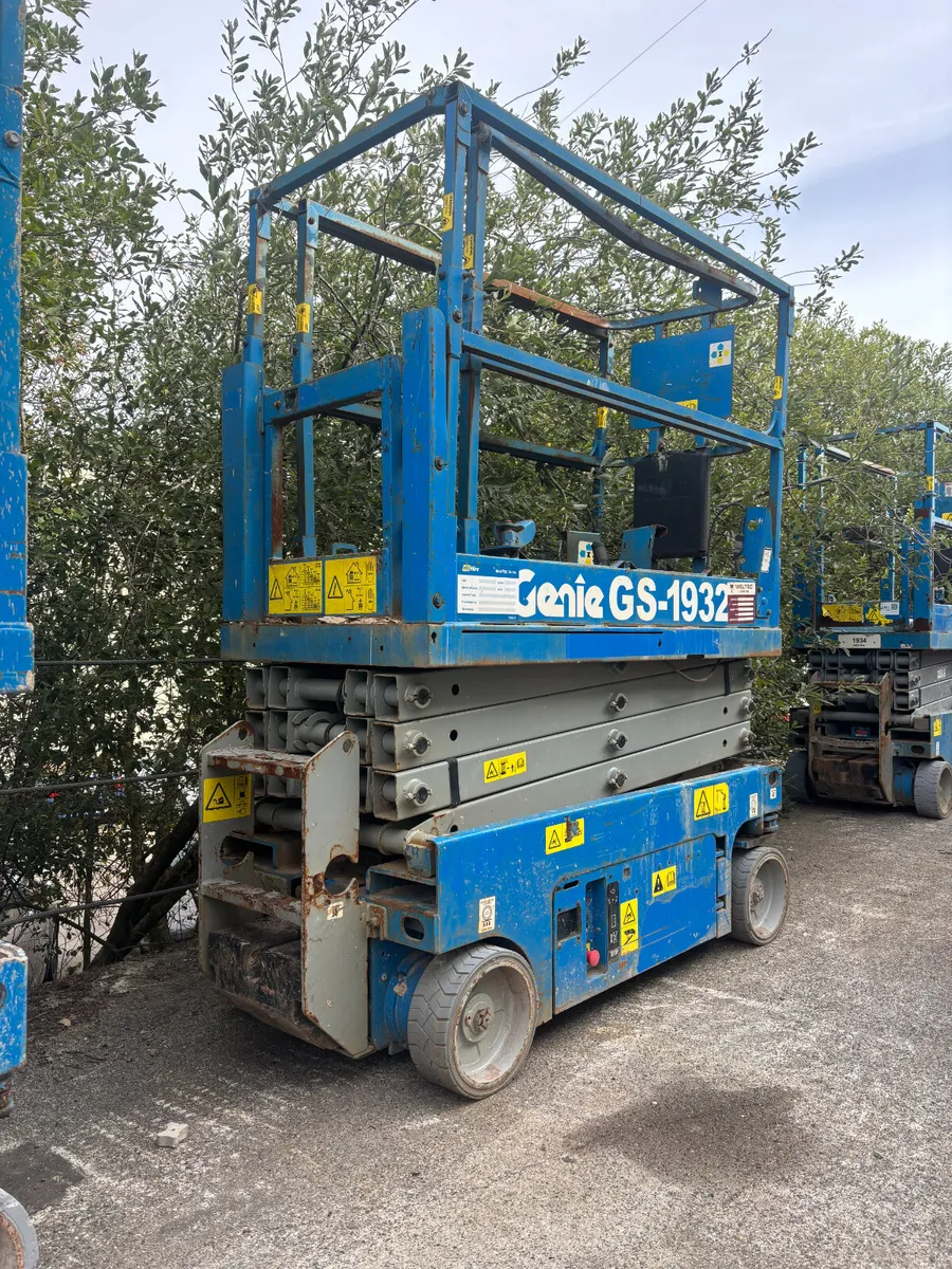 Genie GS-1932 Scissor Lift - Image 2