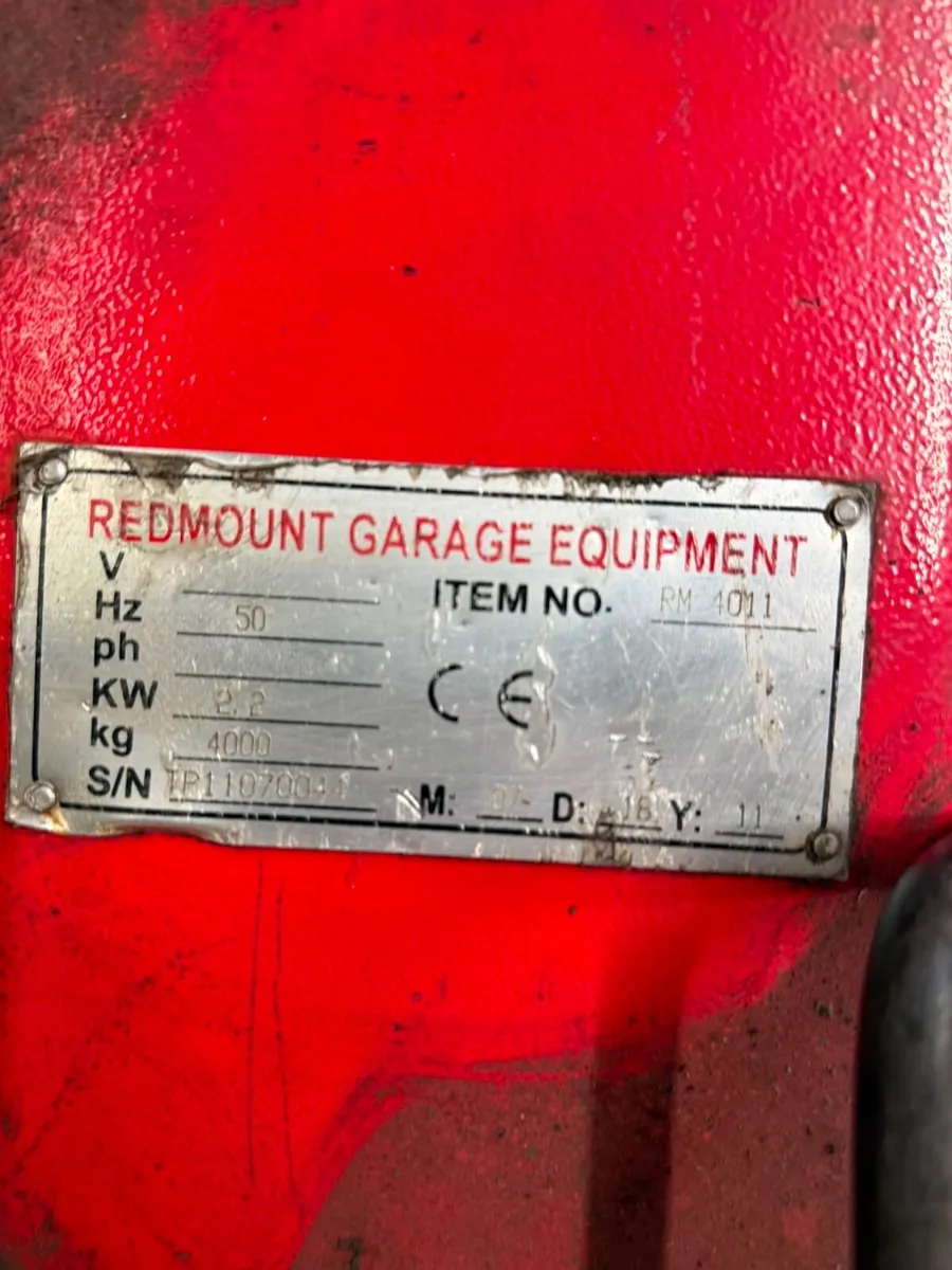 4 ton Garage Lift - AMAZING CONDITION