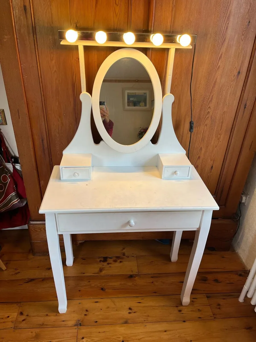 make up table + light + stool - Image 2