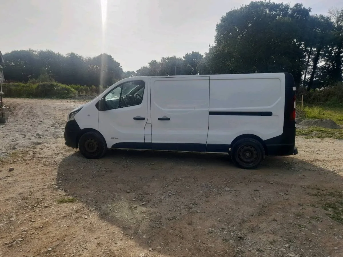 Nissan nv 300 - Image 4