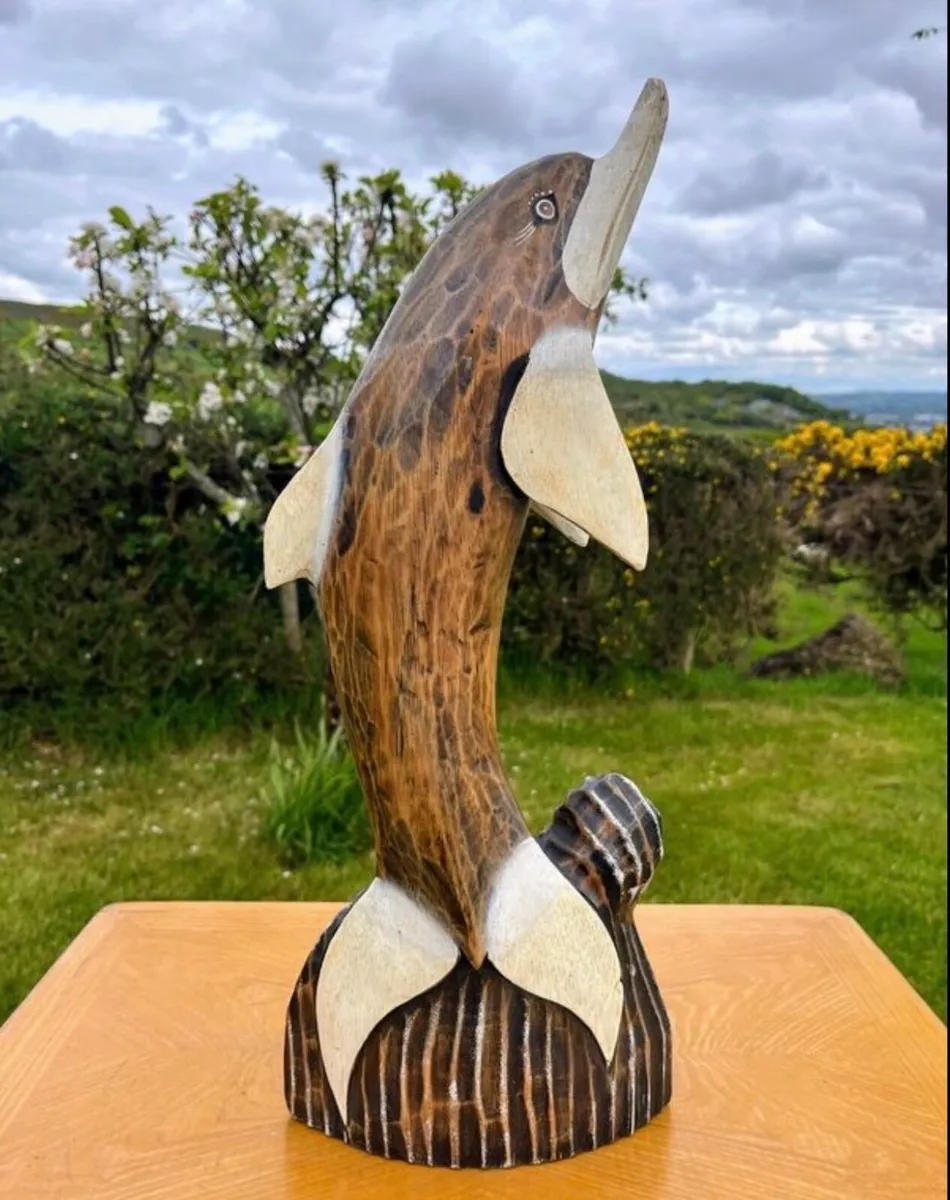 Wooden dolphin sculpture - Image 1