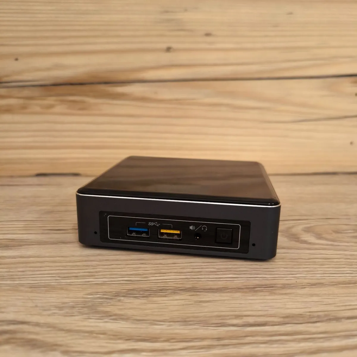 Intel NUC Mini PC /  16GB RAM / Warranty - Image 1