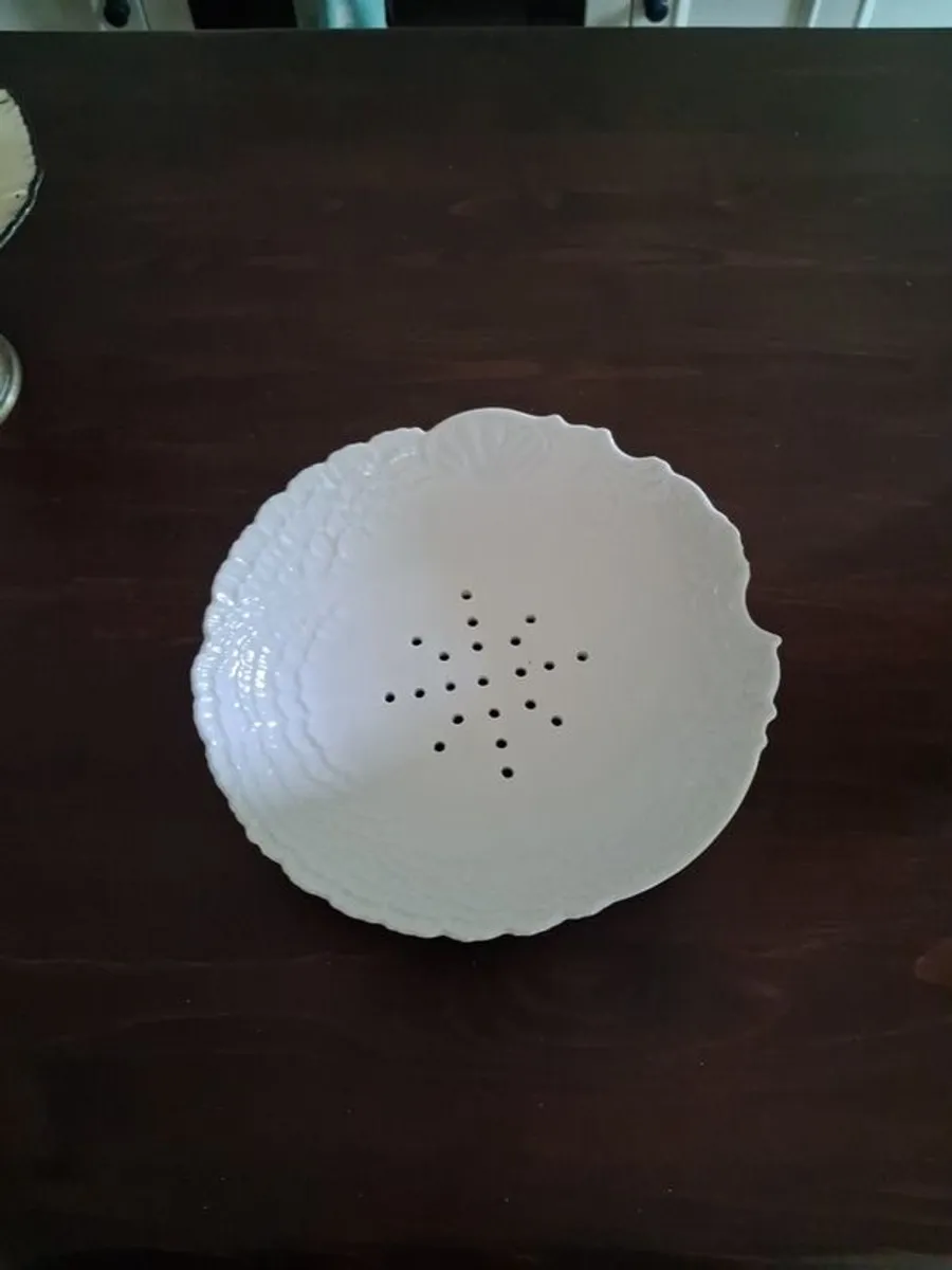 Vintage ceramic fruit bowl colander - Image 2