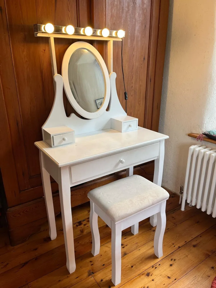 make up table + light + stool - Image 4