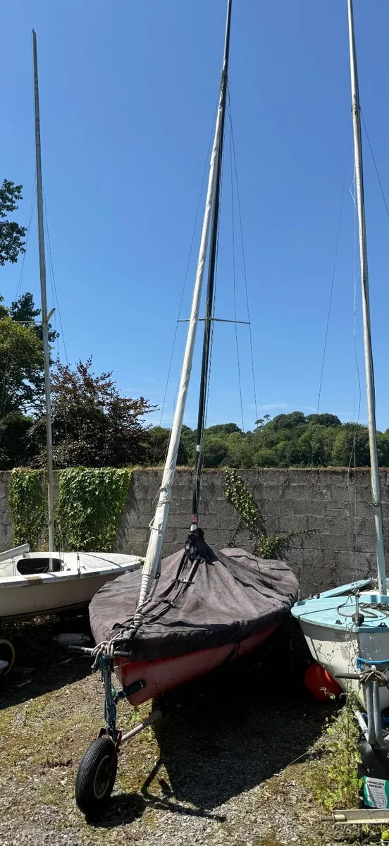 Sailing dinghy - Image 3