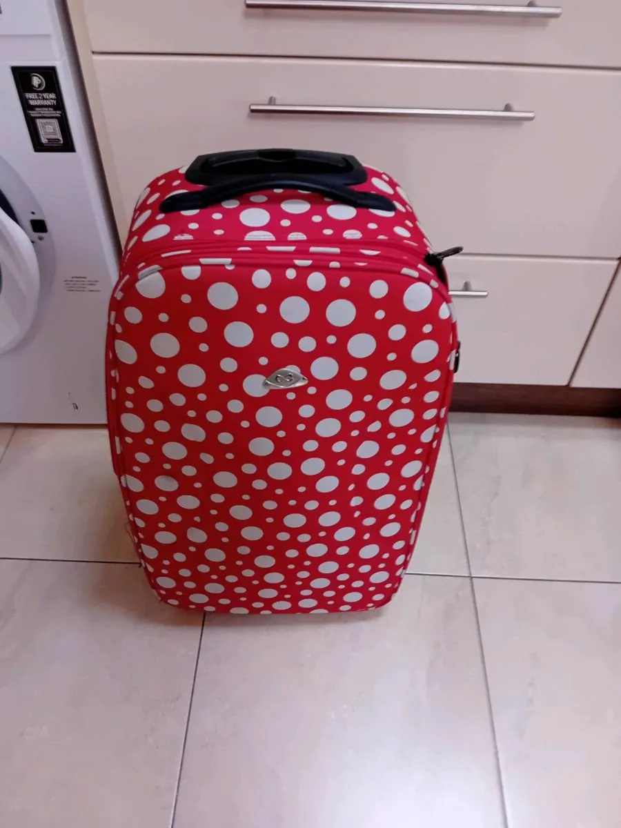 LARGE PINK SUITCASE 2 WHEELS - Image 1