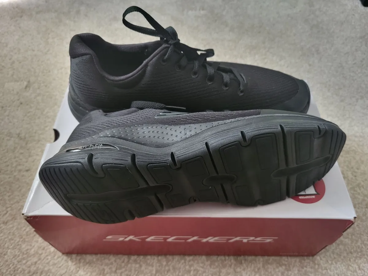 Skechers Arch Fit Trainers UK Size 8.5 Mint Condit - Image 4