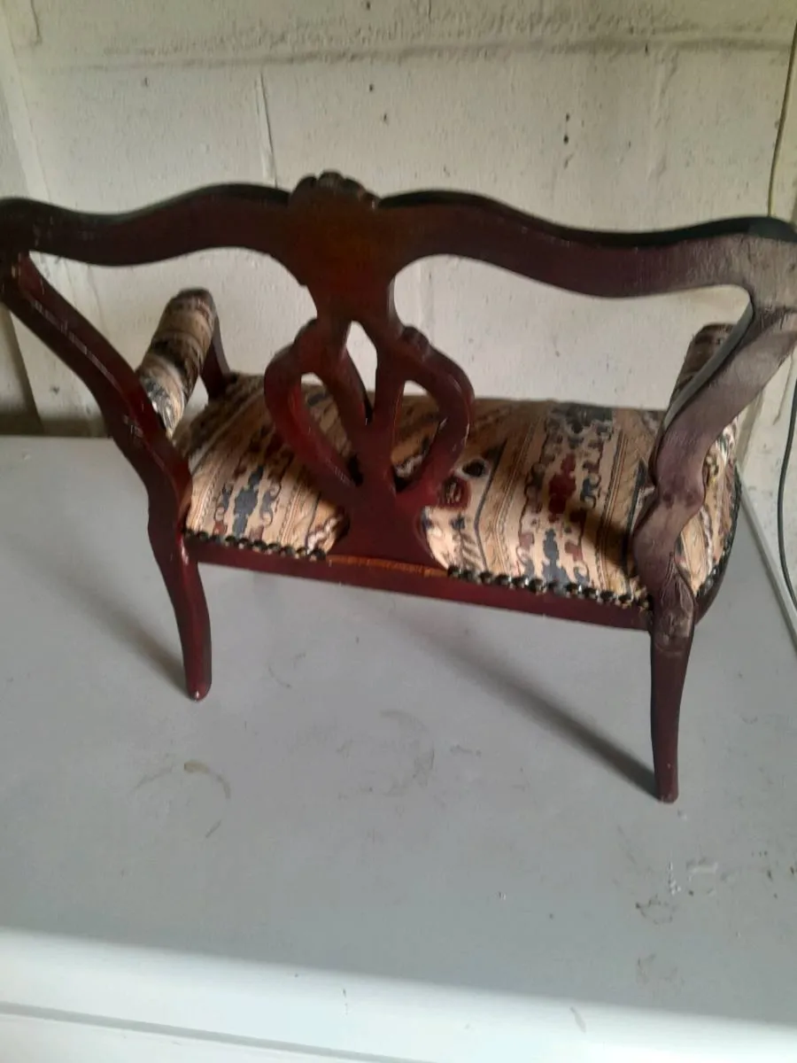 Wooden  dolls  settee - Image 3
