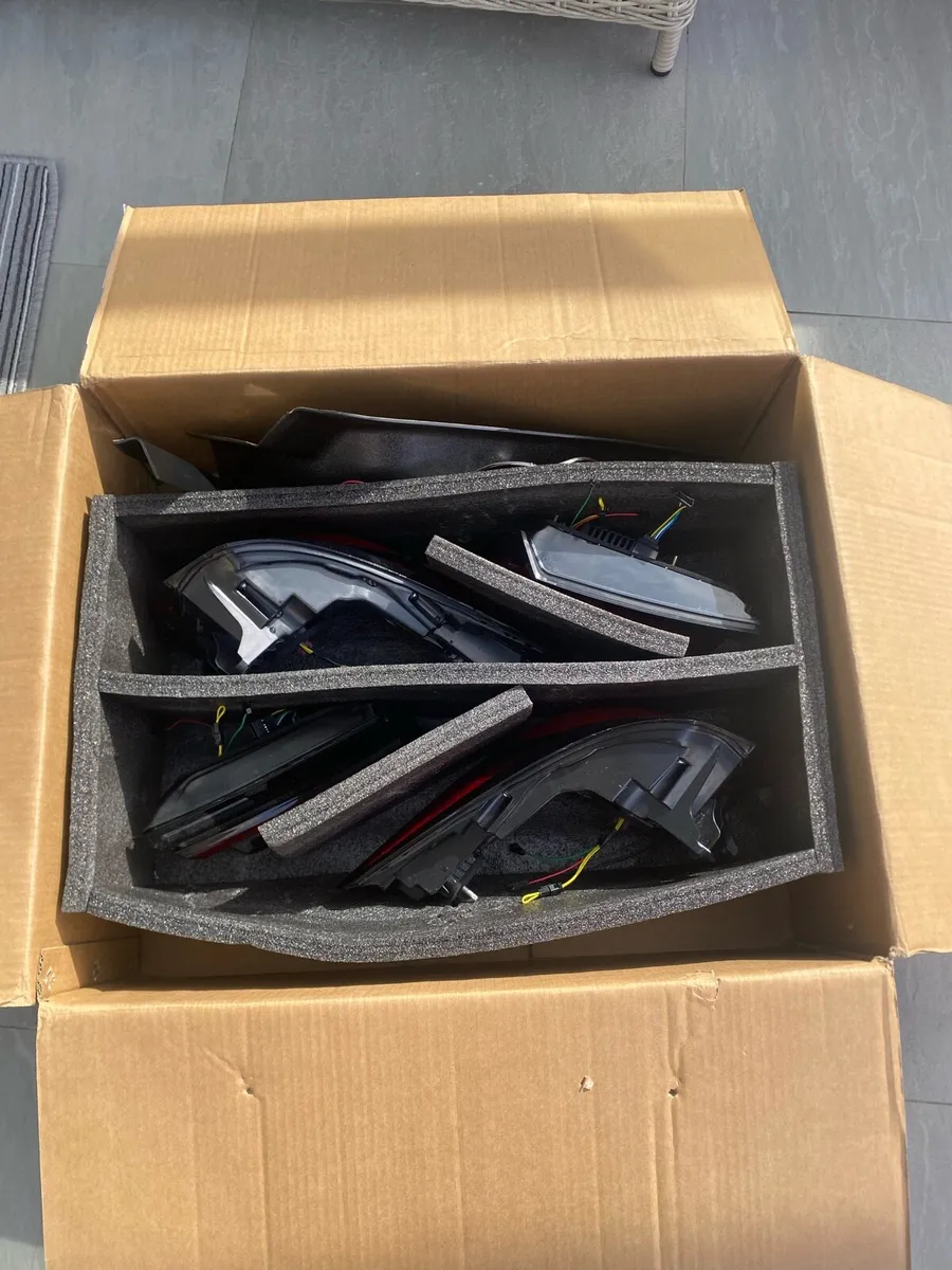 BMW G30 TAIL LIGHTS - Image 2