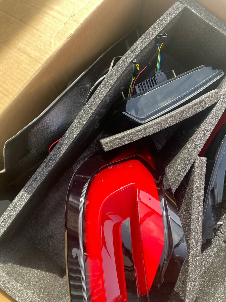 BMW G30 TAIL LIGHTS - Image 3