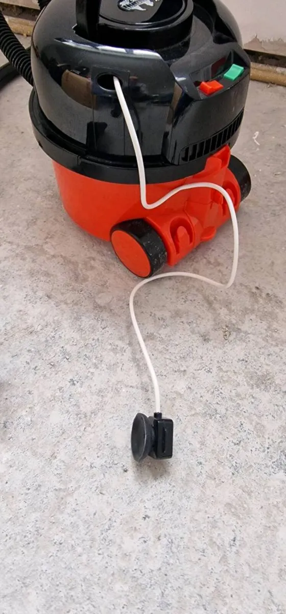 Henry Toy Cleaning Trolley and Vacuum Set (Manual) - Image 3