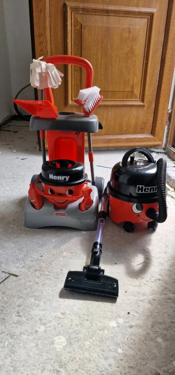 Henry Toy Cleaning Trolley and Vacuum Set (Manual) - Image 1