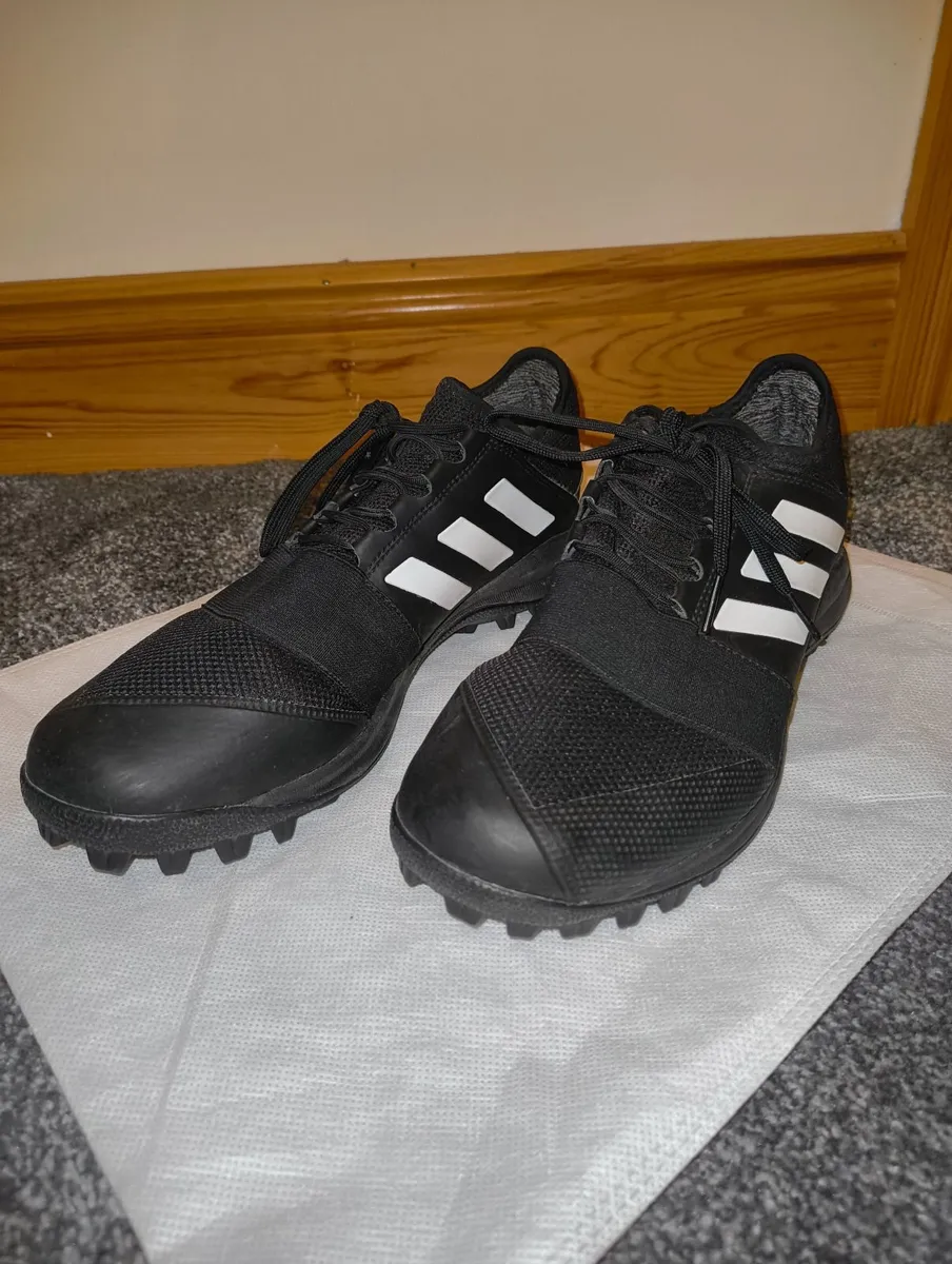 Hockey Astro Shoes and mens brown boots - Image 1