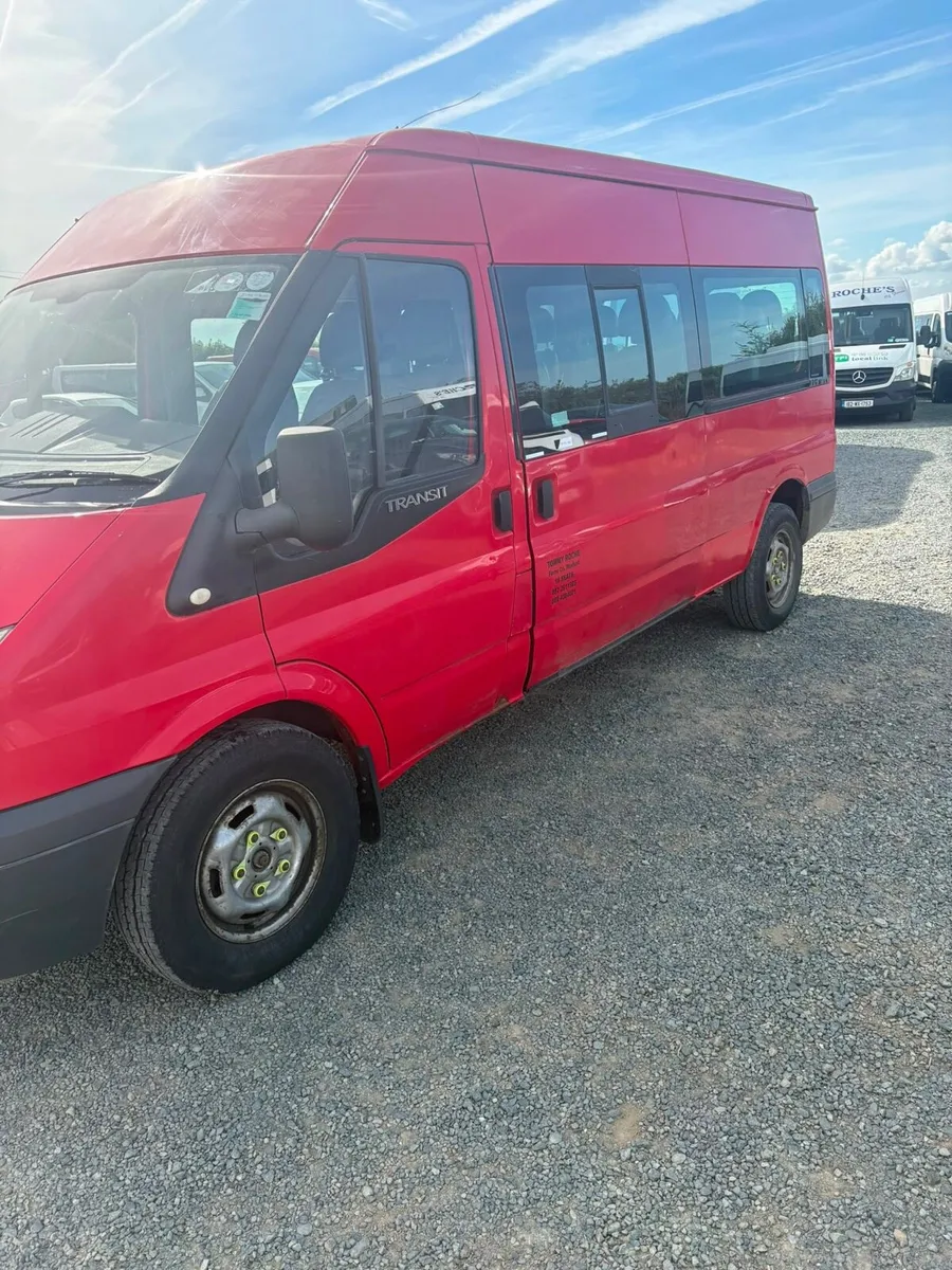 Bus - Image 1