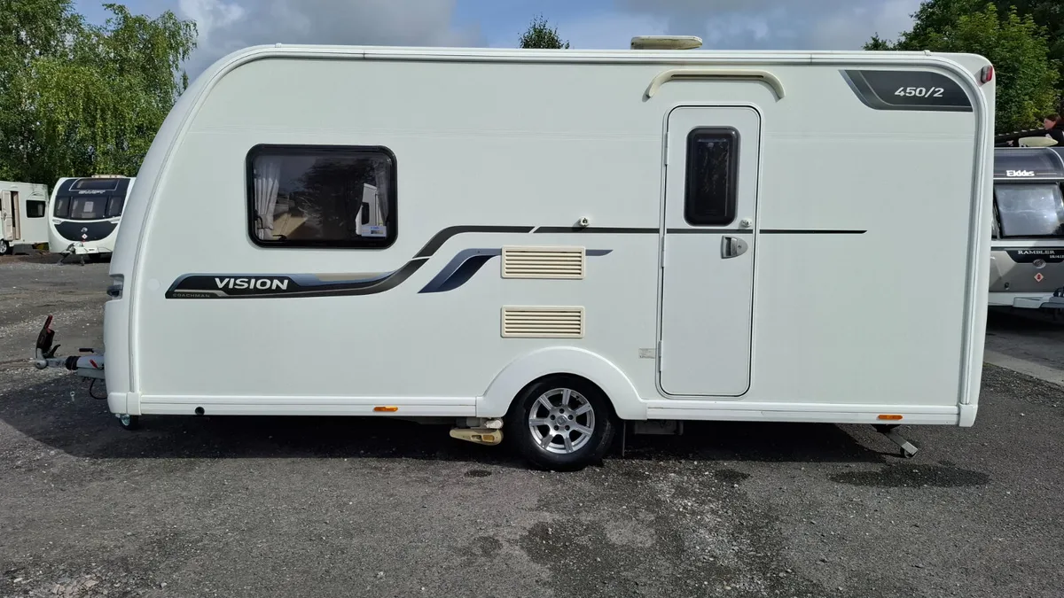 Coachman Vision 462 Caravan - Image 1