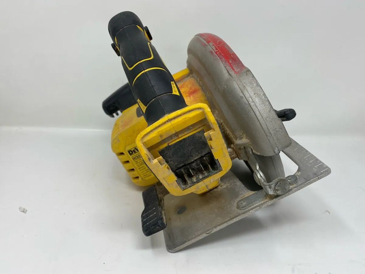 Dewalt DCS570N 18V Cordless Saw - Body only+ Blade - Image 3