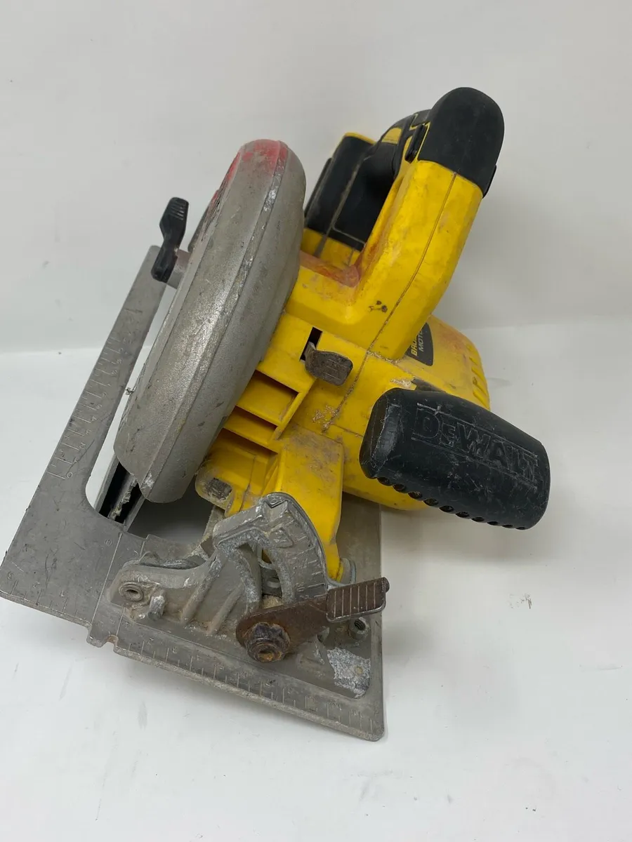 Dewalt DCS570N 18V Cordless Saw - Body only+ Blade - Image 4