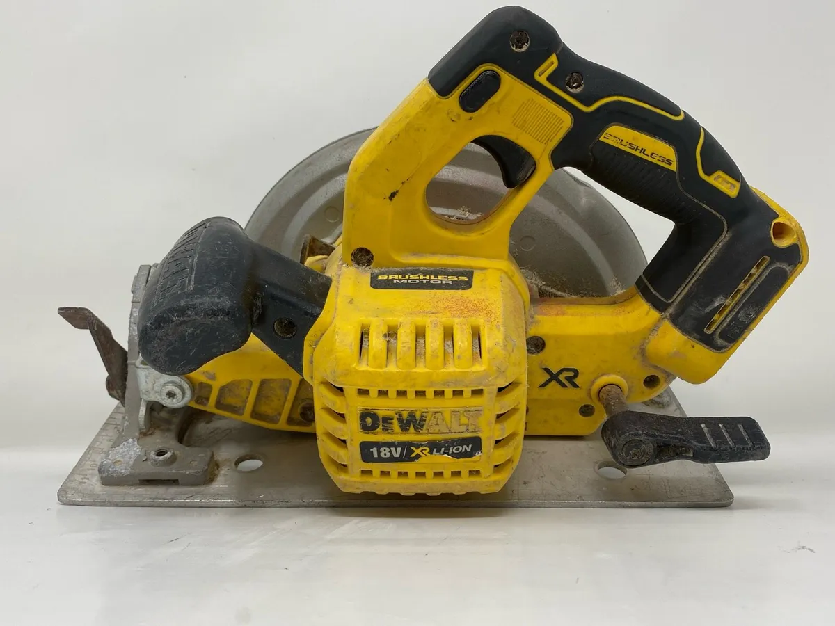 Dewalt DCS570N 18V Cordless Saw - Body only+ Blade - Image 2