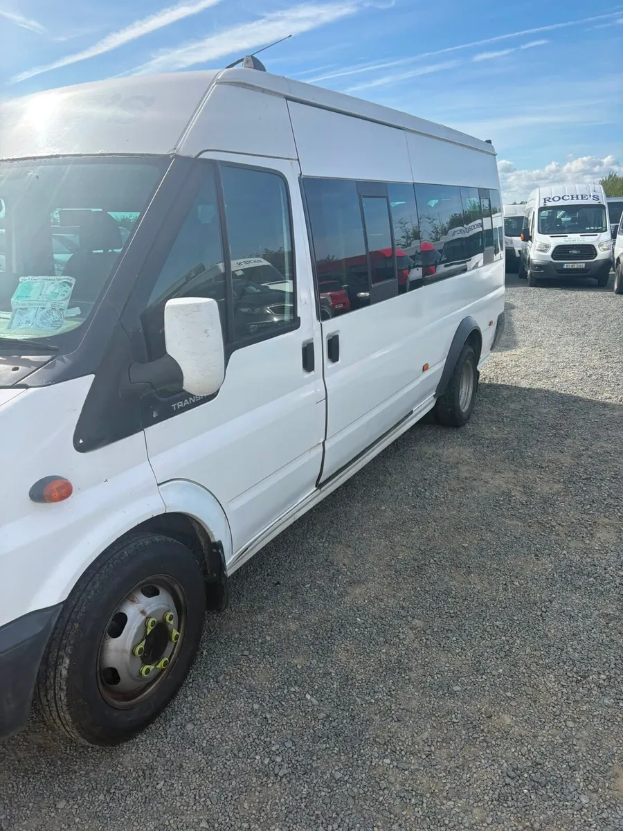Bus - Image 2