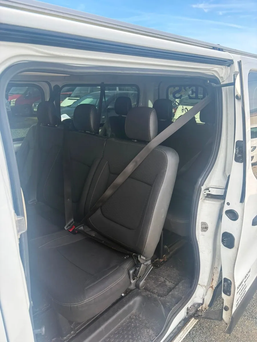 Bus - Image 3