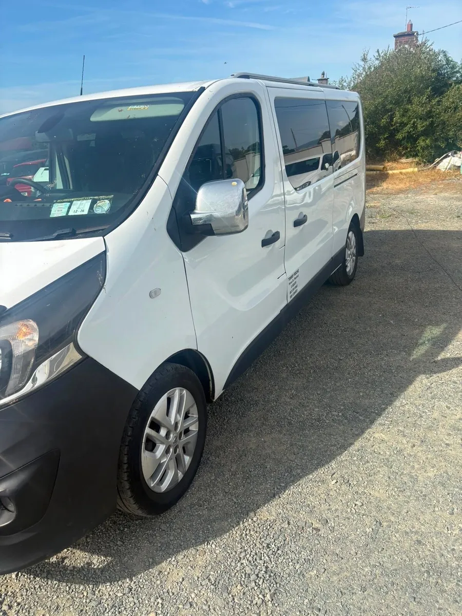Bus - Image 2