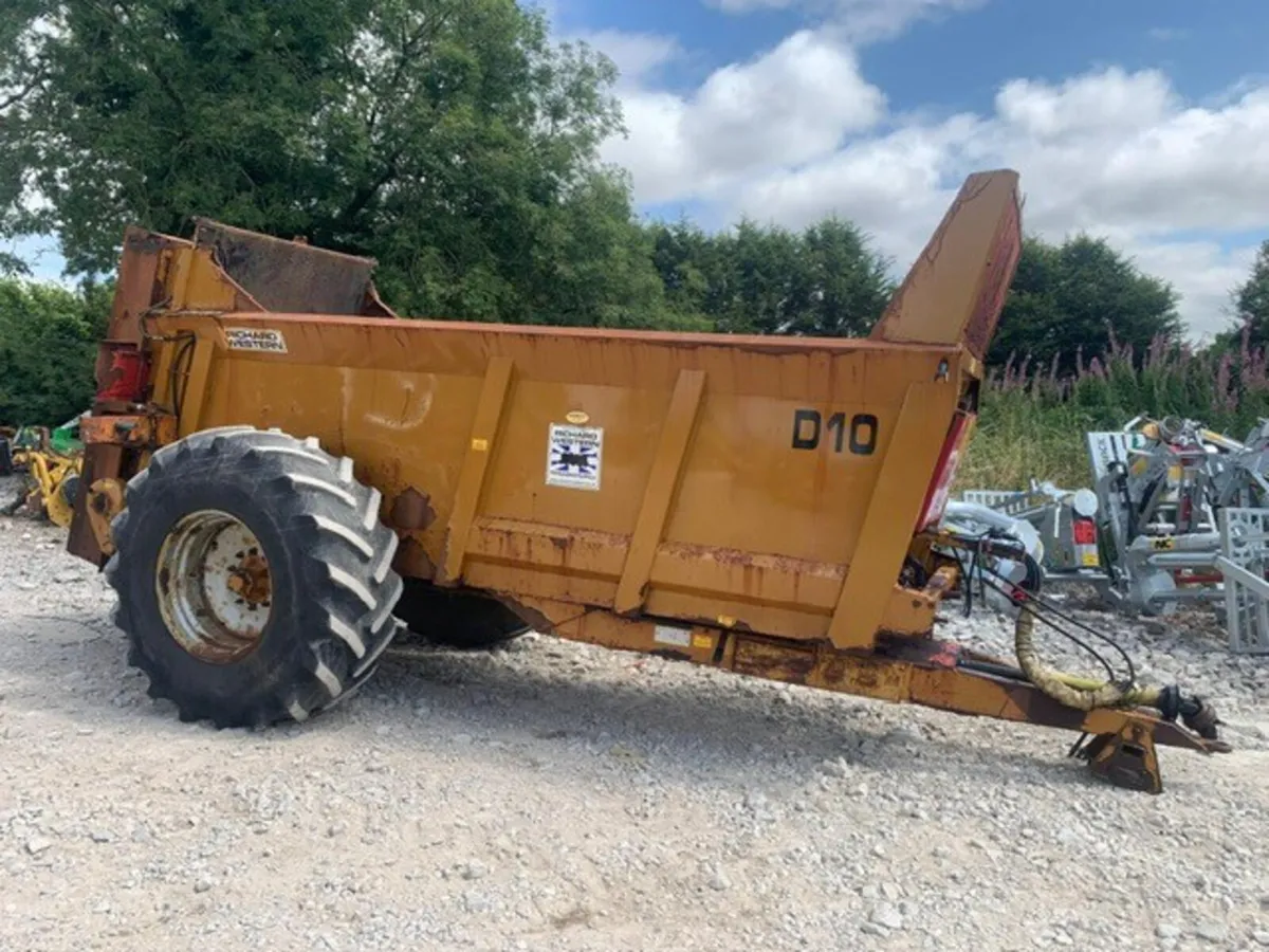 RICHARD WESTERN D10 REAR DISCHARGE SPREADER - Image 1