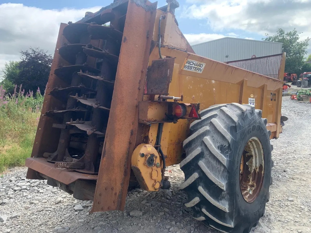 RICHARD WESTERN D10 REAR DISCHARGE SPREADER - Image 3