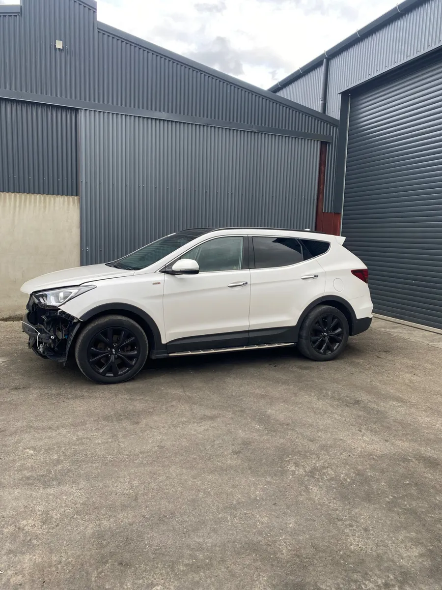 Hyundai Sante Fe for breaking - Image 1