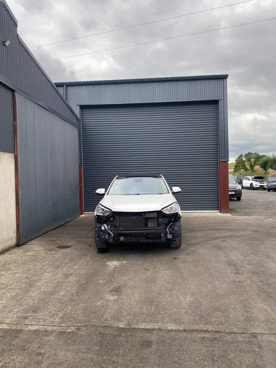 Hyundai Sante Fe for breaking - Image 4