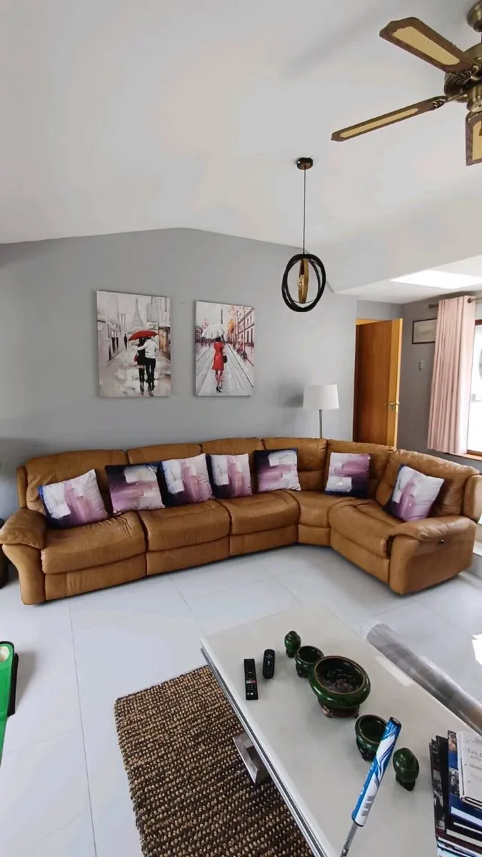 Leather suite - Image 2