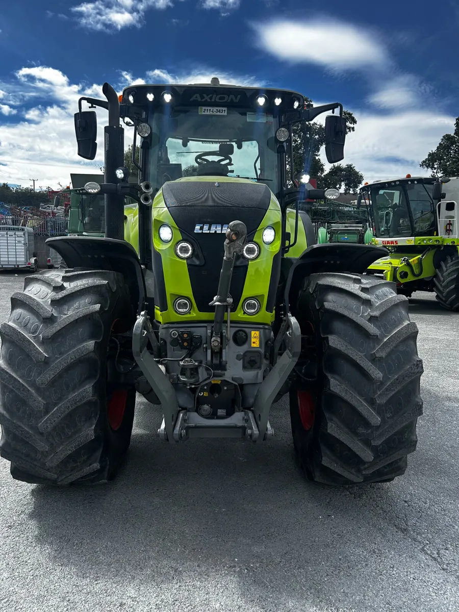 CLAAS Axion 870 - Image 3