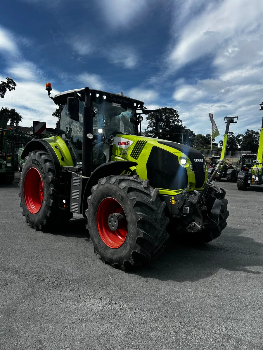 CLAAS Axion 870 - Image 2