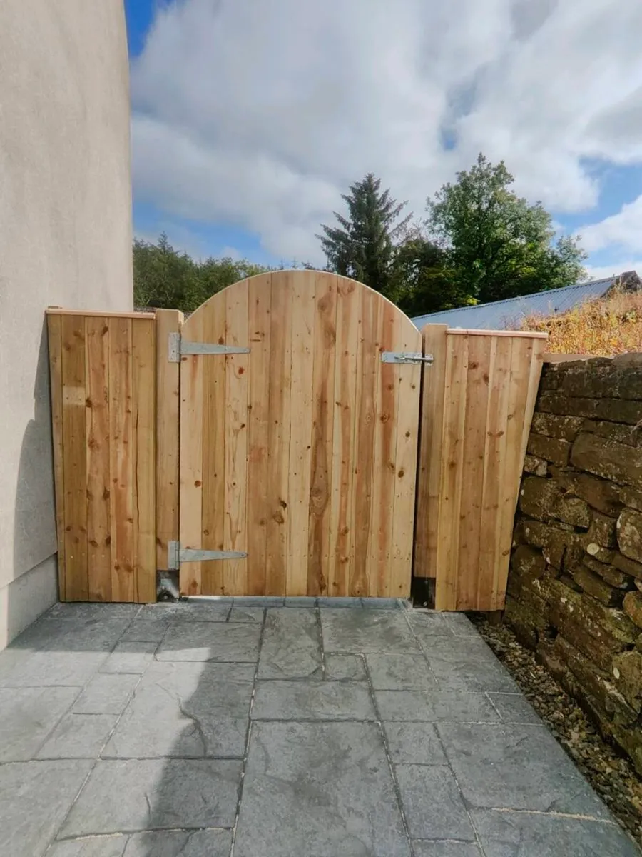 Side Entrance Gates Fitted - Image 2