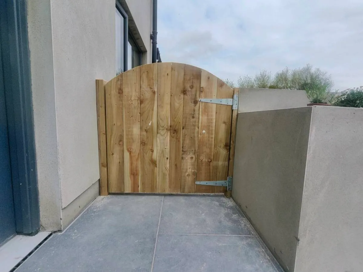 Side Entrance Gates Fitted - Image 3