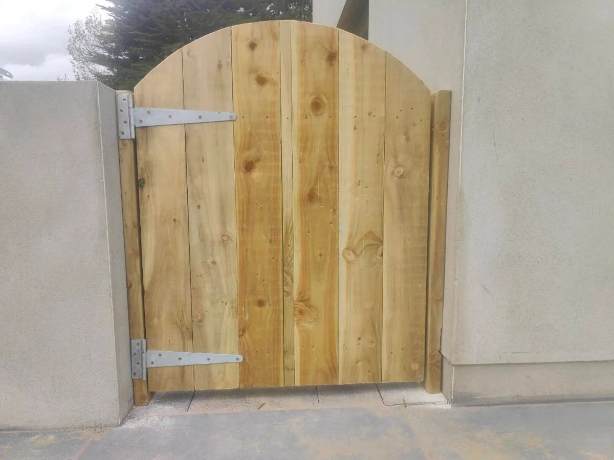 Side Entrance Gates Fitted - Image 4