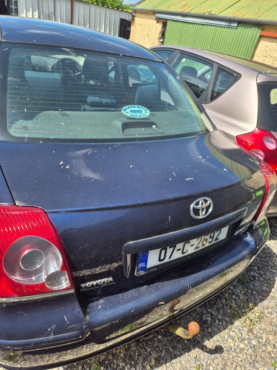 Volkswagen Casdy and Toyota  Avensis for Breaking - Image 2