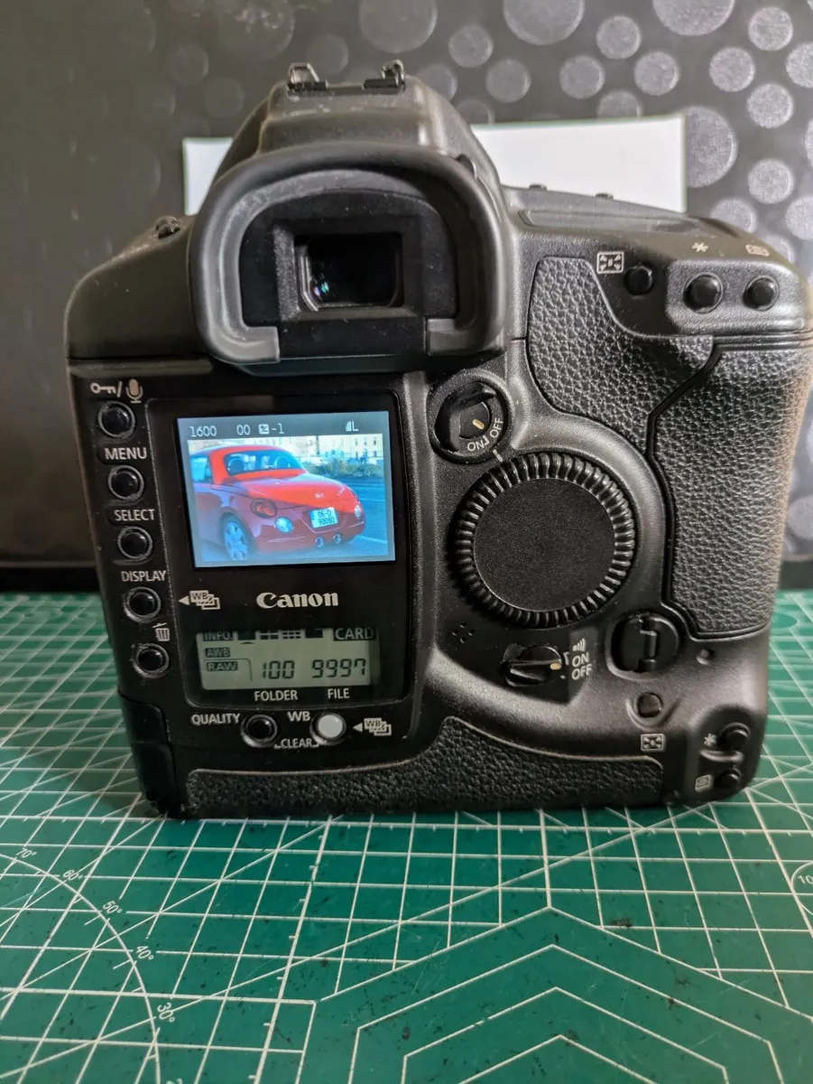 Canon 1D Classic Kodak CCD sensor Pro DSLR - Image 3