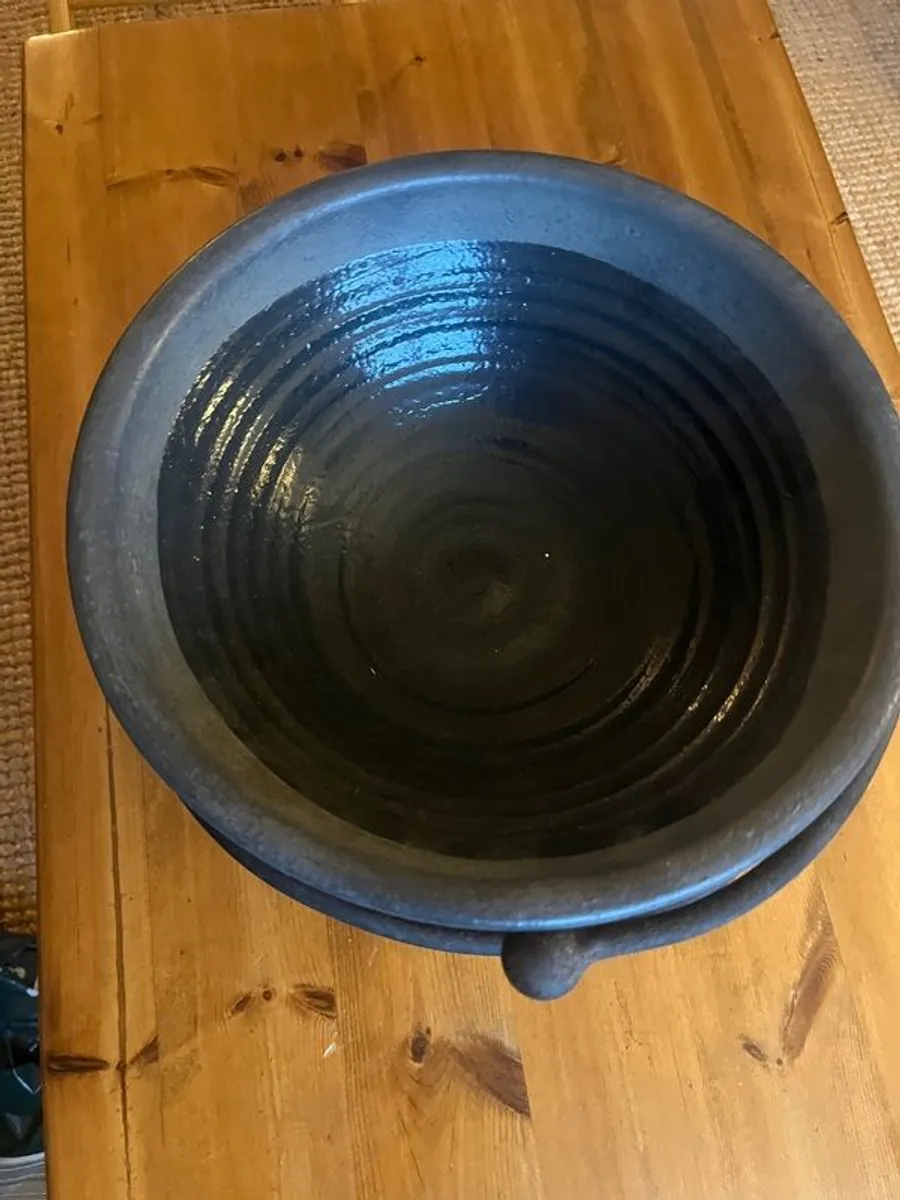 Handcrafted Irish stoneware bowl and iron stand - Image 3