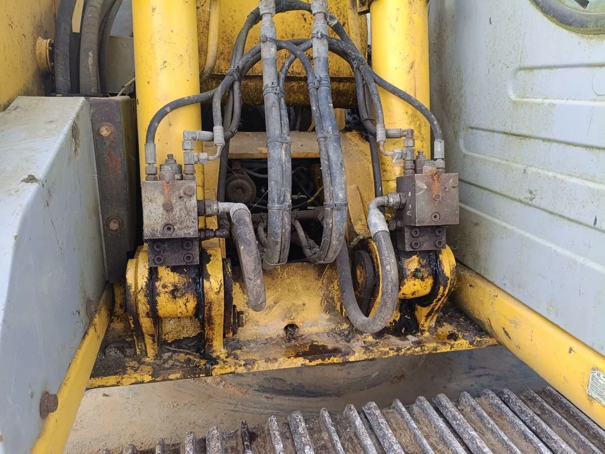 Excavator - Image 4