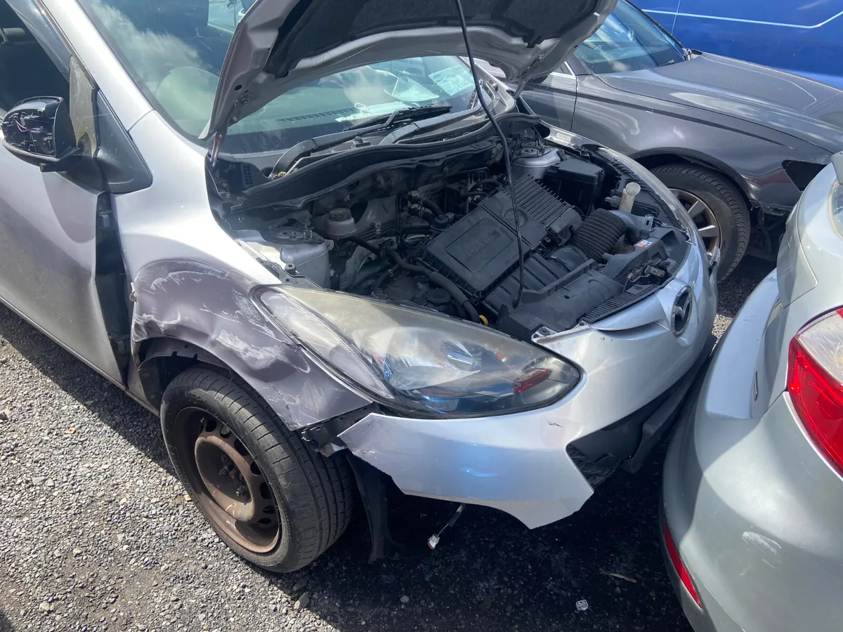 132 Mazda 2 for breaking - Image 2