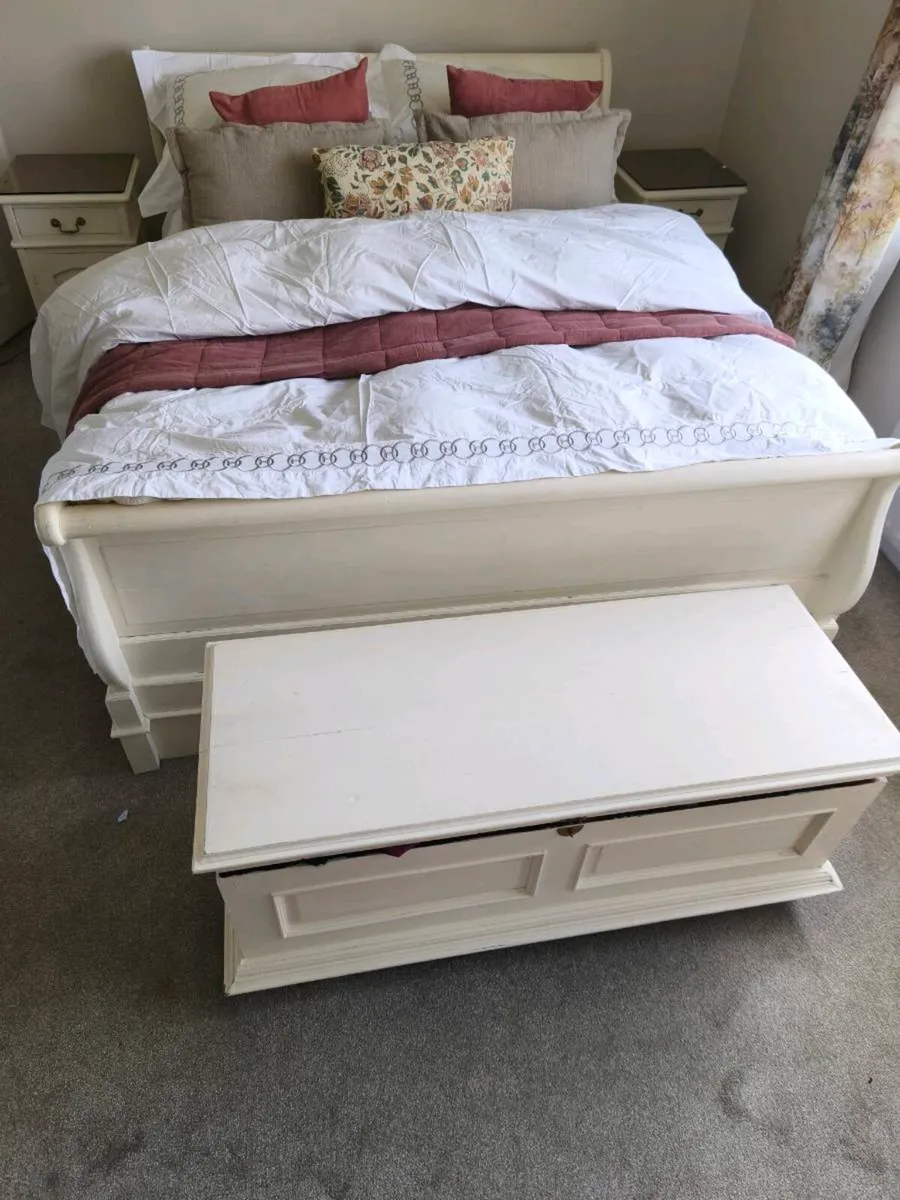 Sleigh Bed and lockers set with blanket box - Image 1