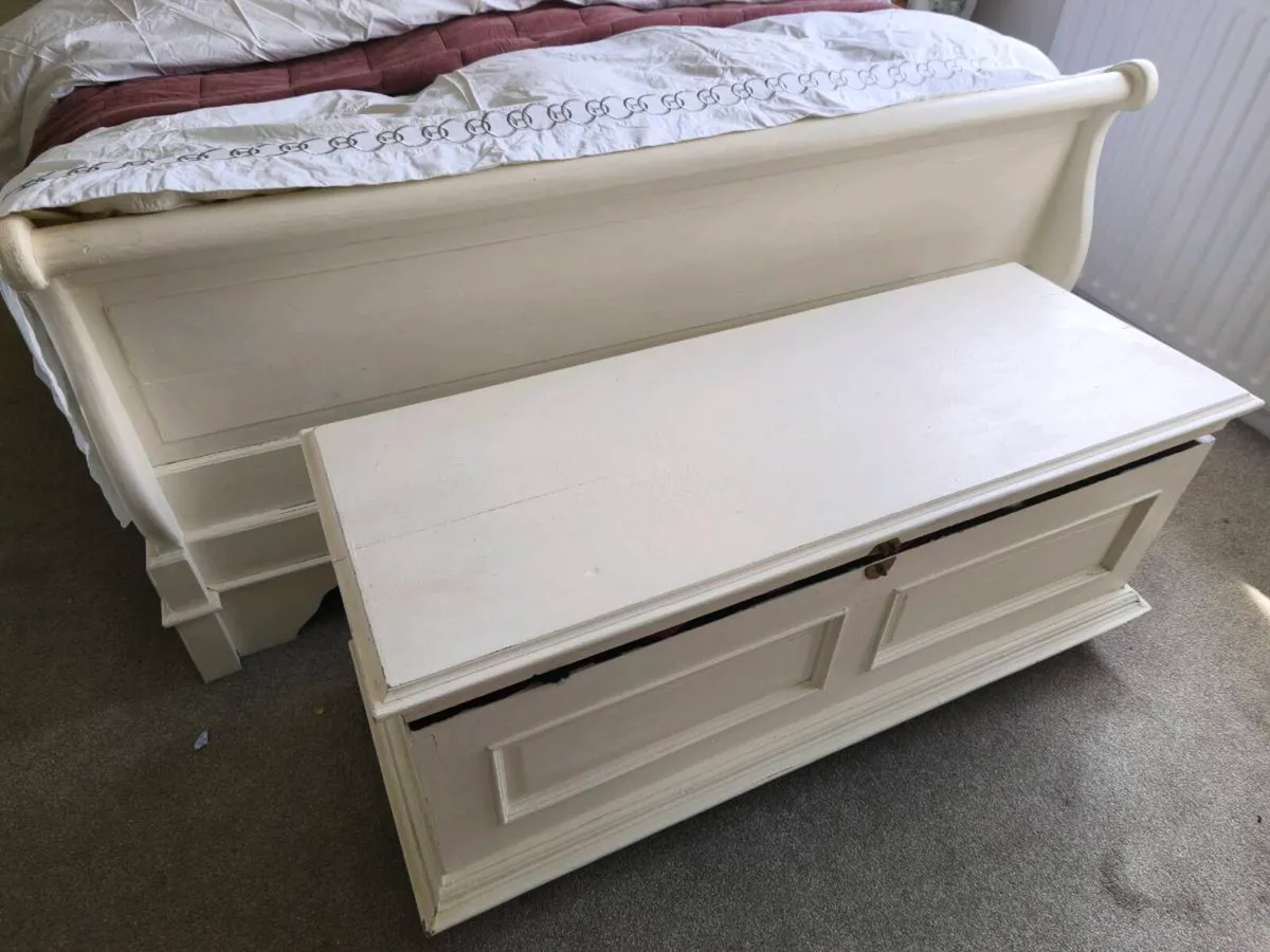 Sleigh Bed and lockers set with blanket box - Image 3