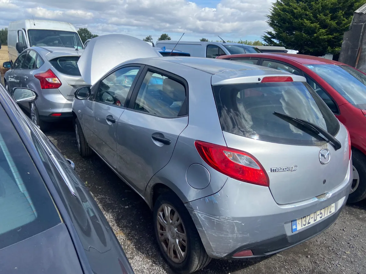 132 Mazda 2 for breaking - Image 3