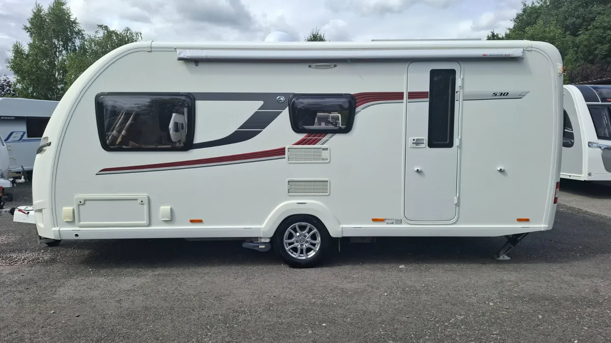 Swift Conqueror 530 4 berth caravan - Image 3
